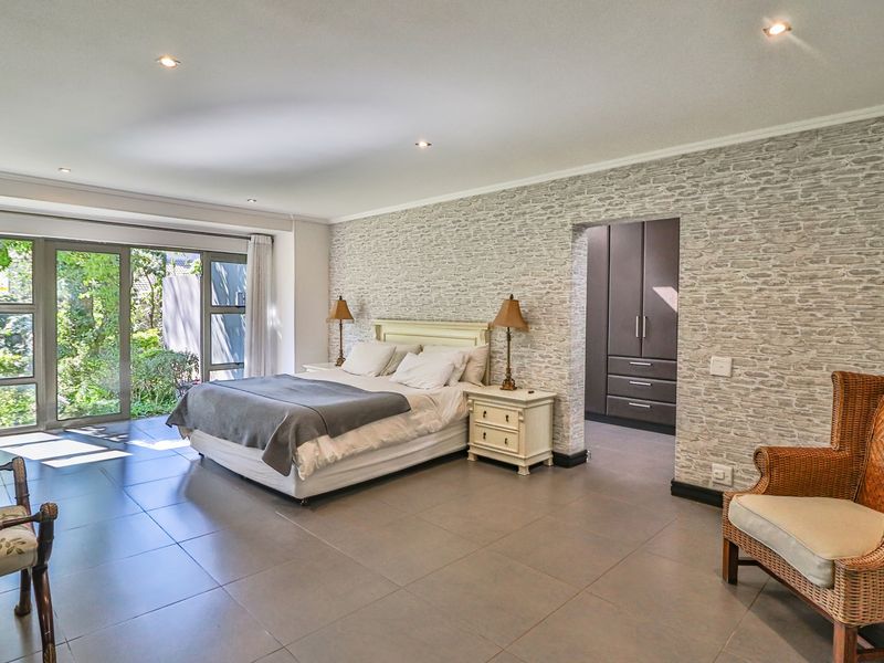 Exceptional Modern Family Residence Bryanston - Photo 7