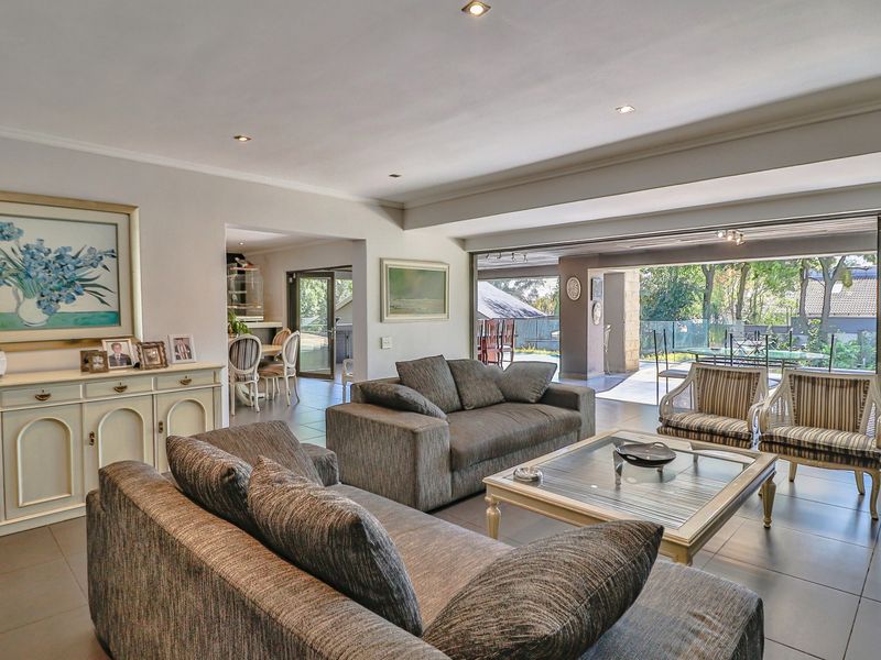 Exceptional Modern Family Residence Bryanston - Photo 6