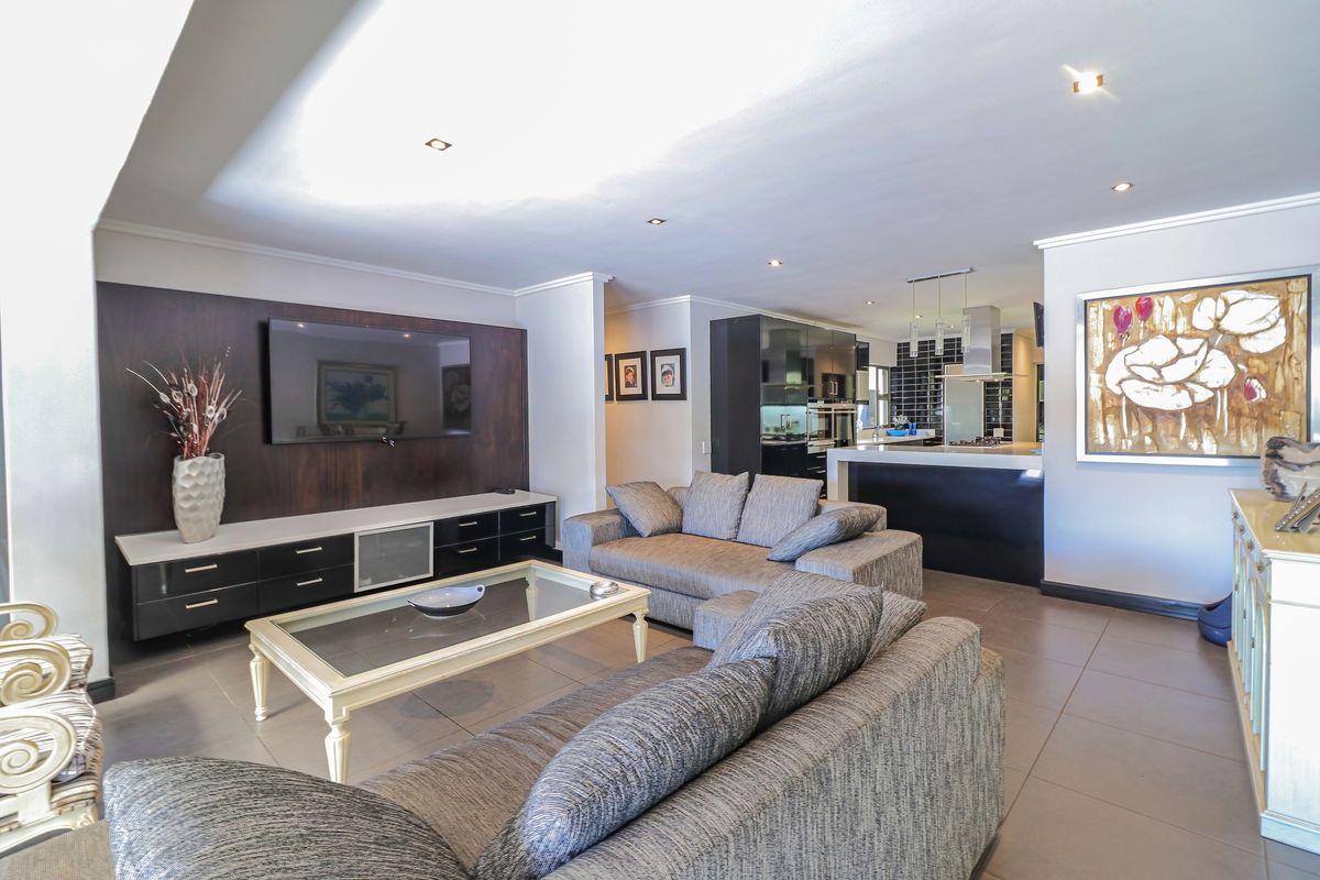 Exceptional Modern Family Residence Bryanston - Photo 5
