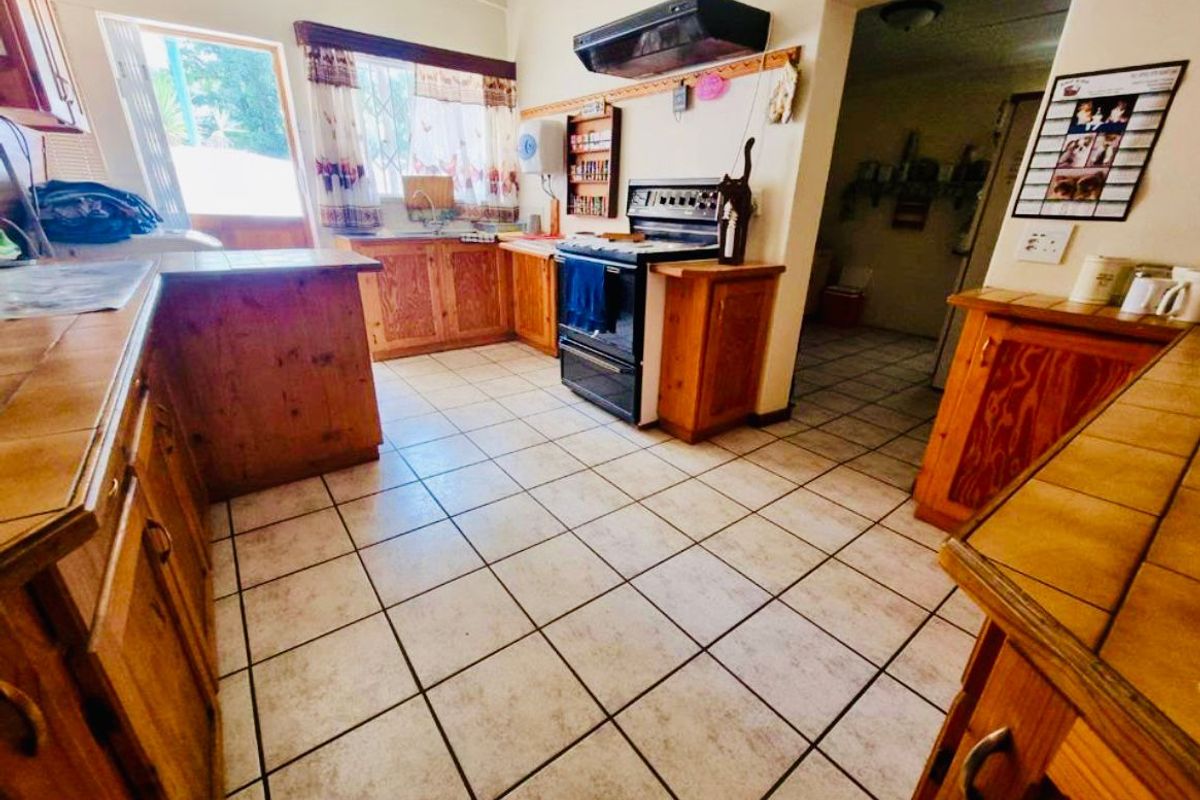 Beautiful Family House for Sale in Sasolburg - Photo 5