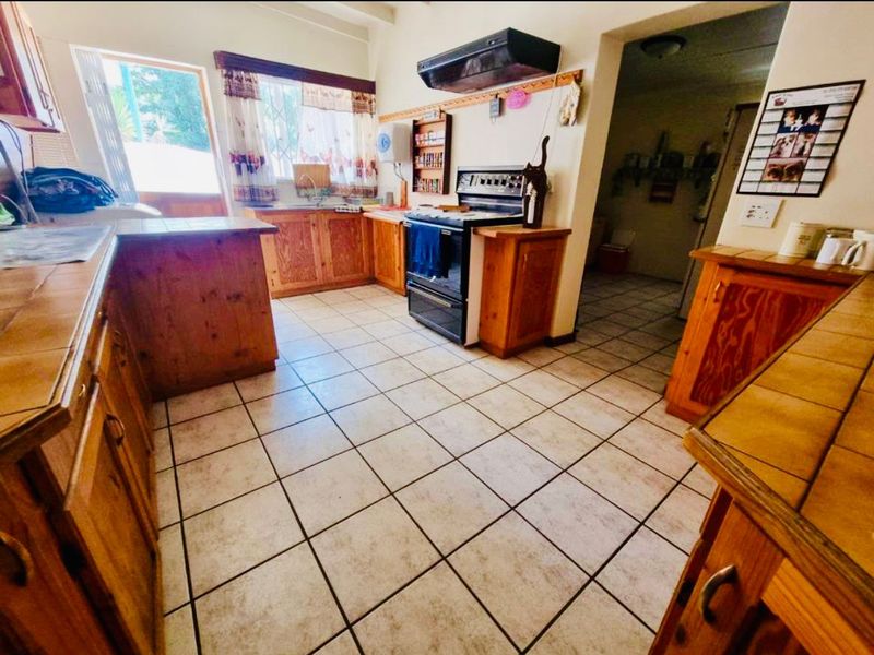 Beautiful Family House for Sale in Sasolburg - Photo 5