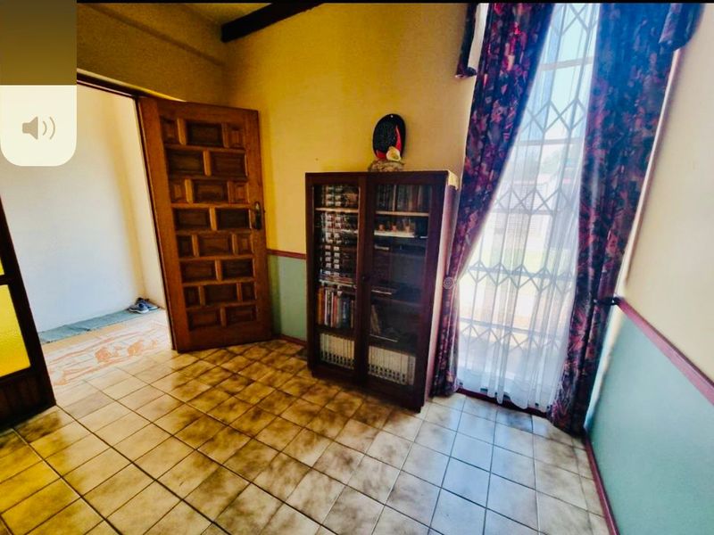 Beautiful Family House for Sale in Sasolburg - Photo 3