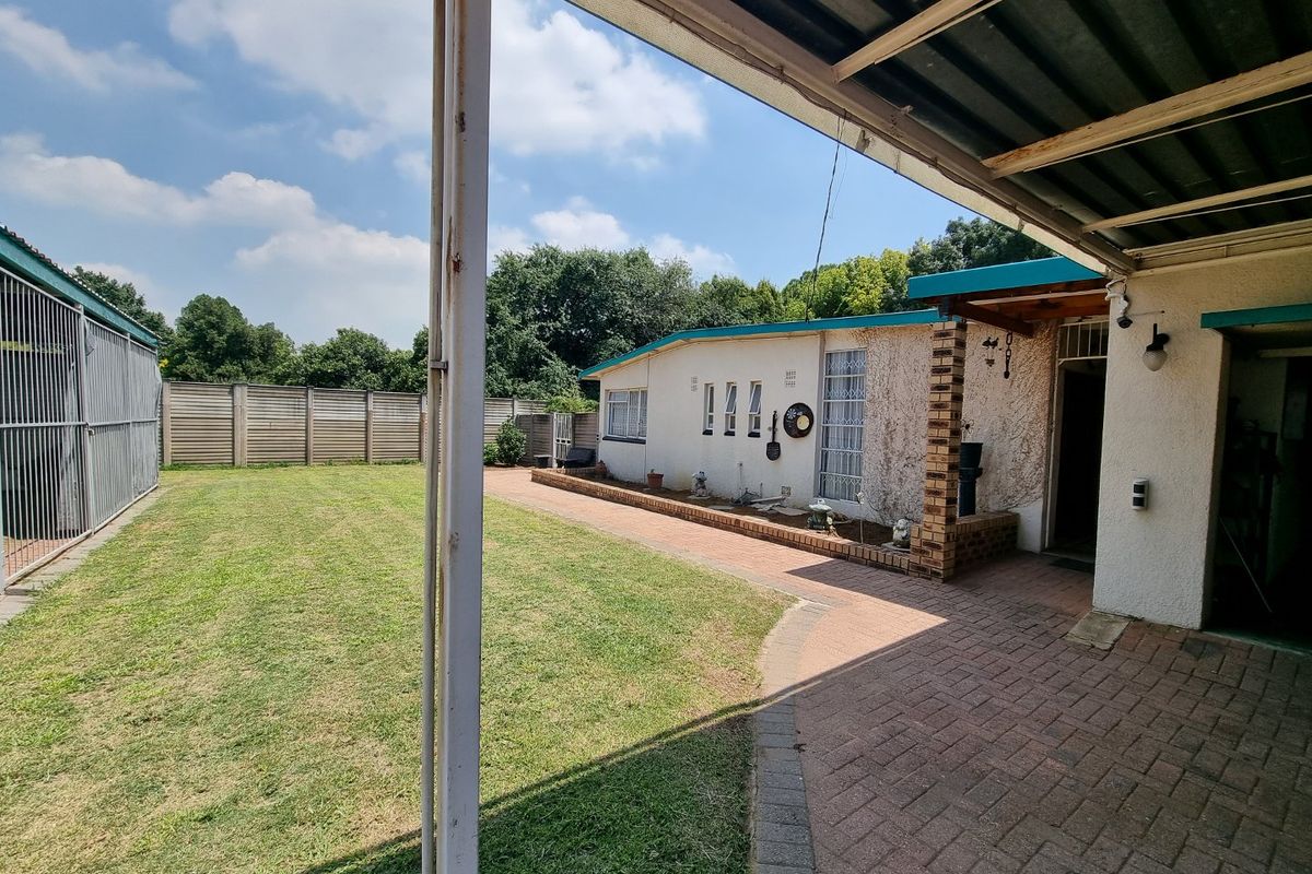 Beautiful Family House for Sale in Sasolburg - Photo 2