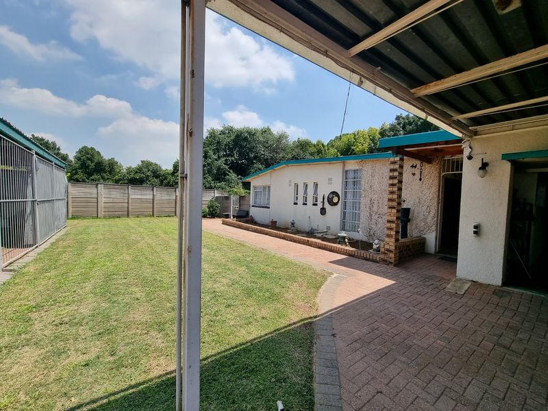 Beautiful Family House for Sale in Sasolburg - Photo 2