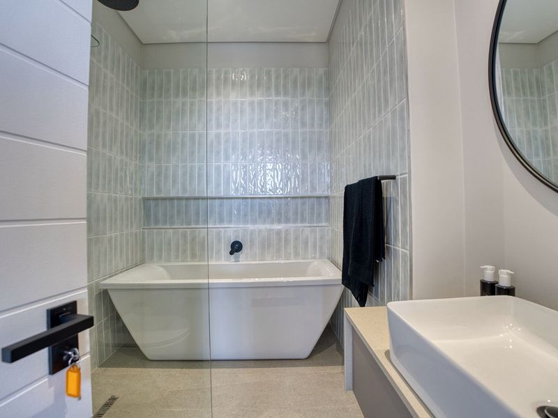 Modern Coastal Residence with Investment Potential - Photo 7