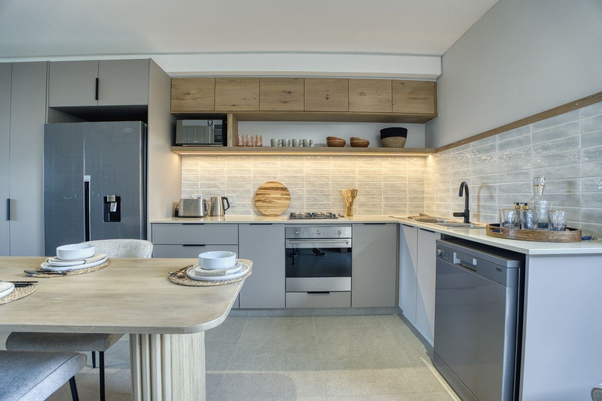 Modern Coastal Residence with Investment Potential - Photo 2