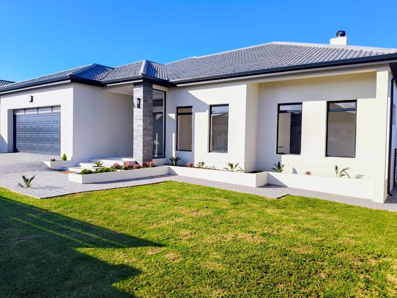 Luxury Coastal Executive Home with Sea Views & Premium Finishes - Photo 2