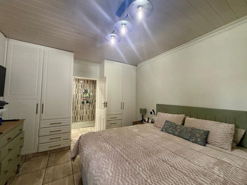 Modern 4-Bedroom Family Home in Sought-After Veld en Vlei, Richards Bay - Photo 5