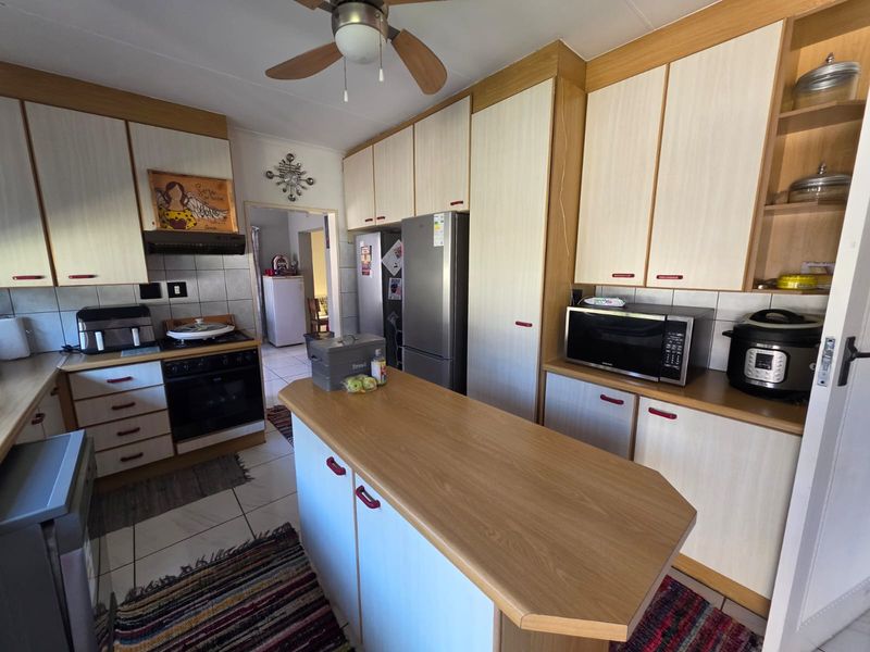 ABSOLUTE STUNNER FOR SALE IN A SOUGHT-AFTER AREA OF SASOLBURG! - Photo 7