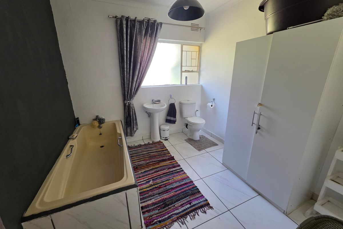 ABSOLUTE STUNNER FOR SALE IN A SOUGHT-AFTER AREA OF SASOLBURG! - Photo 4