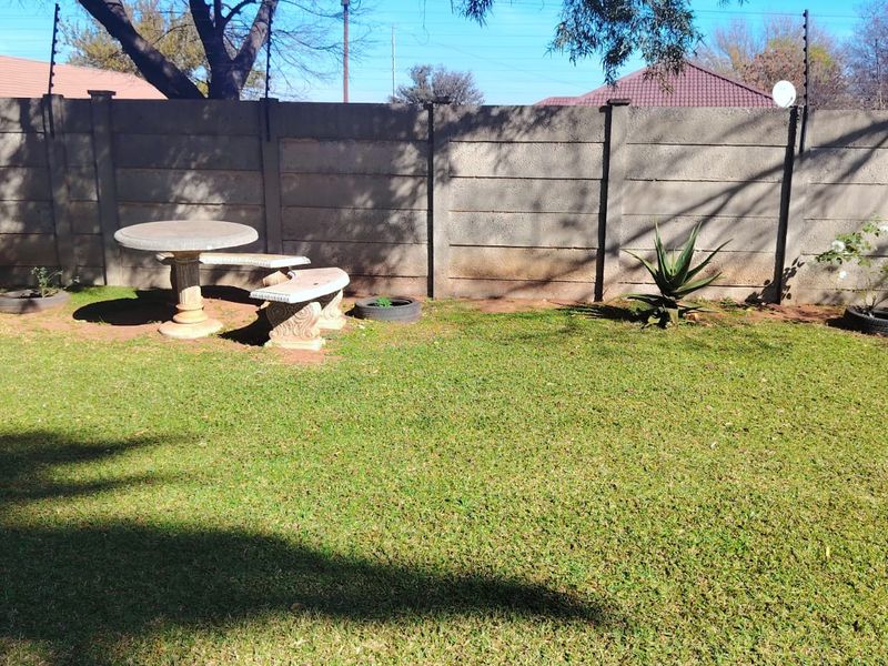 STUNNING FAMILY HOME FOR SALE IN VAALPARK - Photo 5