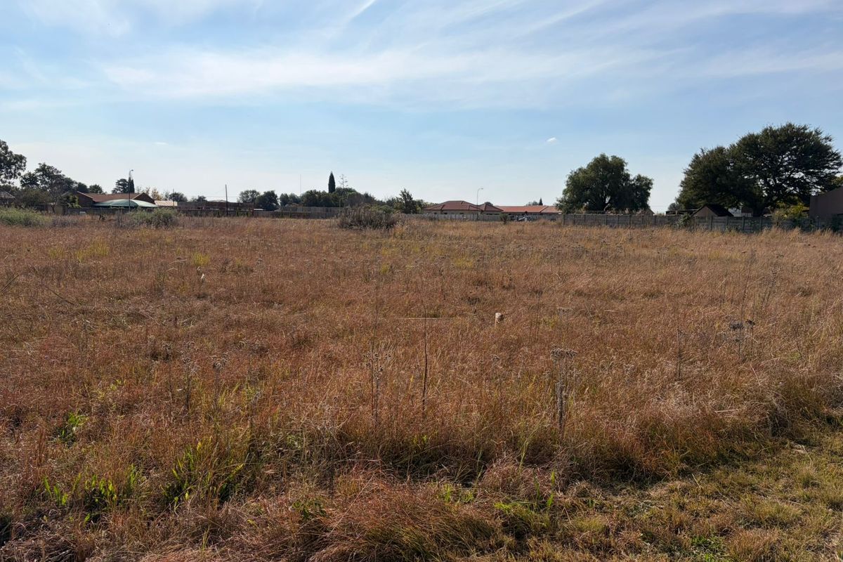 Discover an exceptional opportunity to invest in a well-positioned vacant stand situated Riversdale. - Photo 3