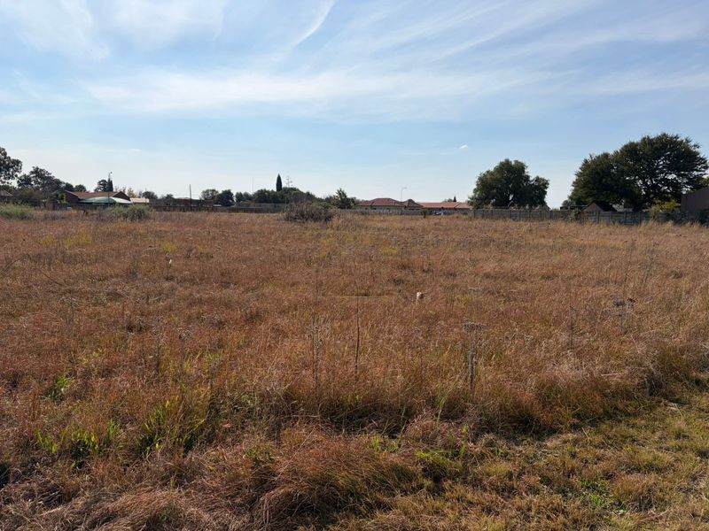 Discover an exceptional opportunity to invest in a well-positioned vacant stand situated Riversdale. - Photo 3