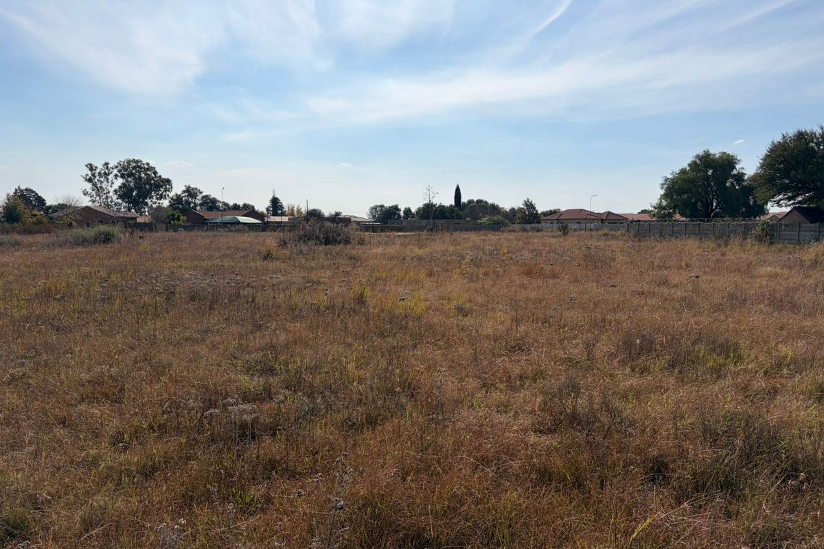 Discover an exceptional opportunity to invest in a well-positioned vacant stand situated Riversdale. - Photo 4