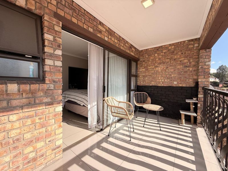 Safe and Secure 3 Bedroom Townhouse in Hutten Heights - Photo 1