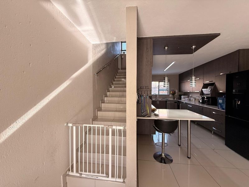 Safe and Secure 3 Bedroom Townhouse in Hutten Heights - Photo 6