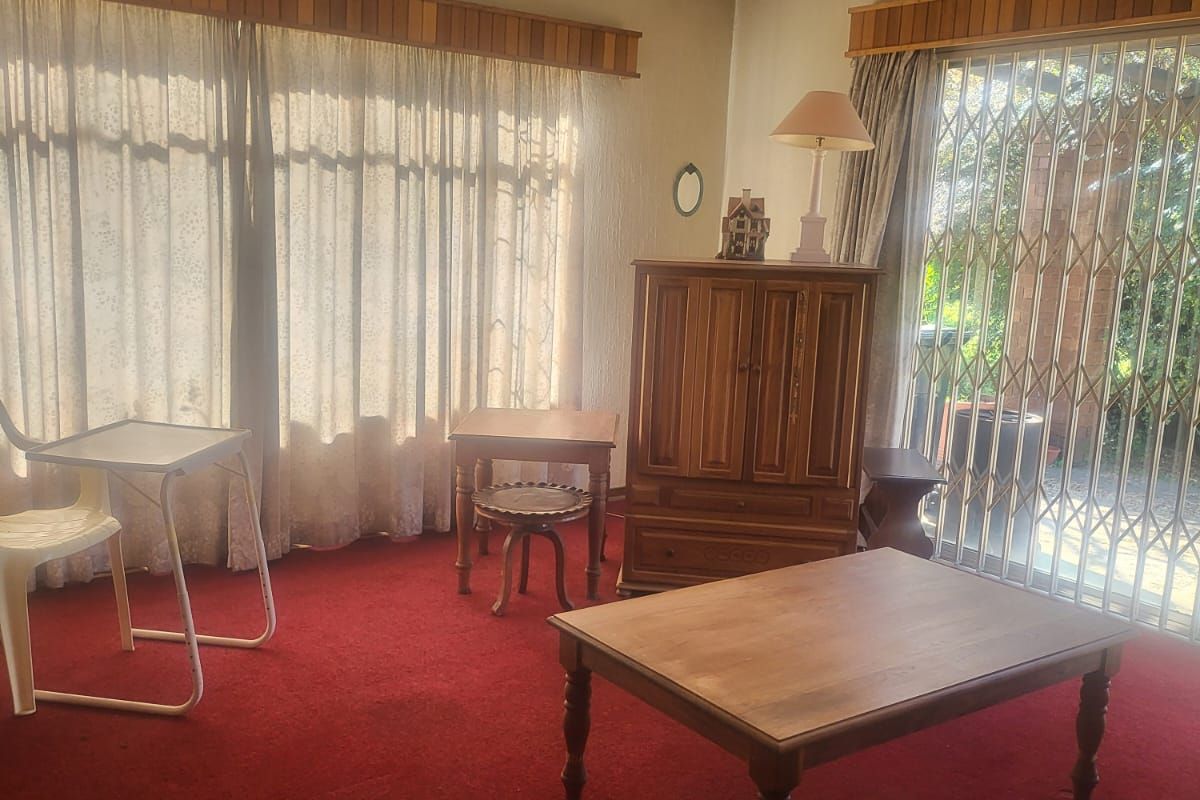 Prime Location, family home. - Photo 4