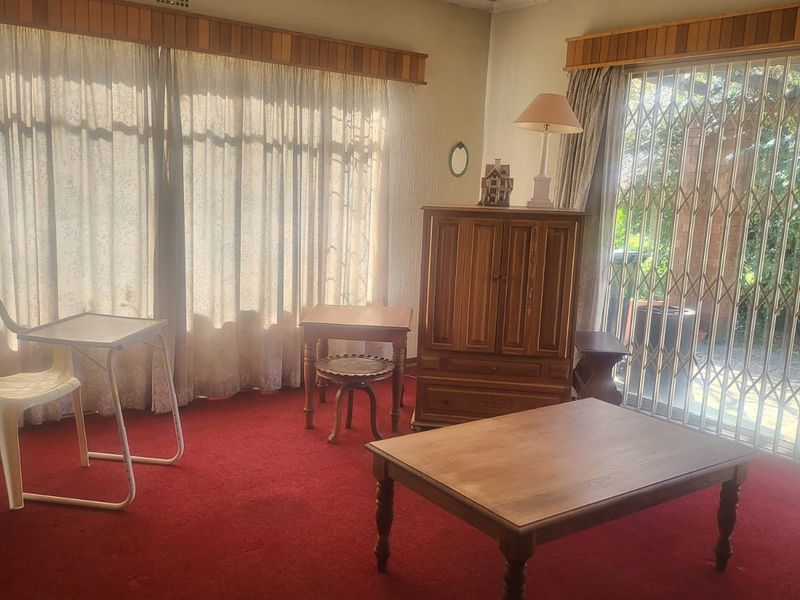 Prime Location, family home. - Photo 4