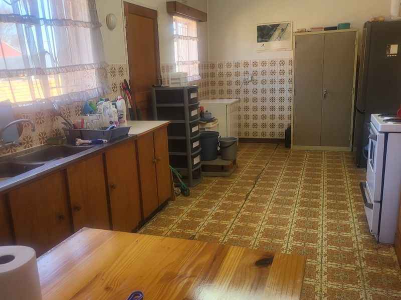 Prime Location, family home. - Photo 10