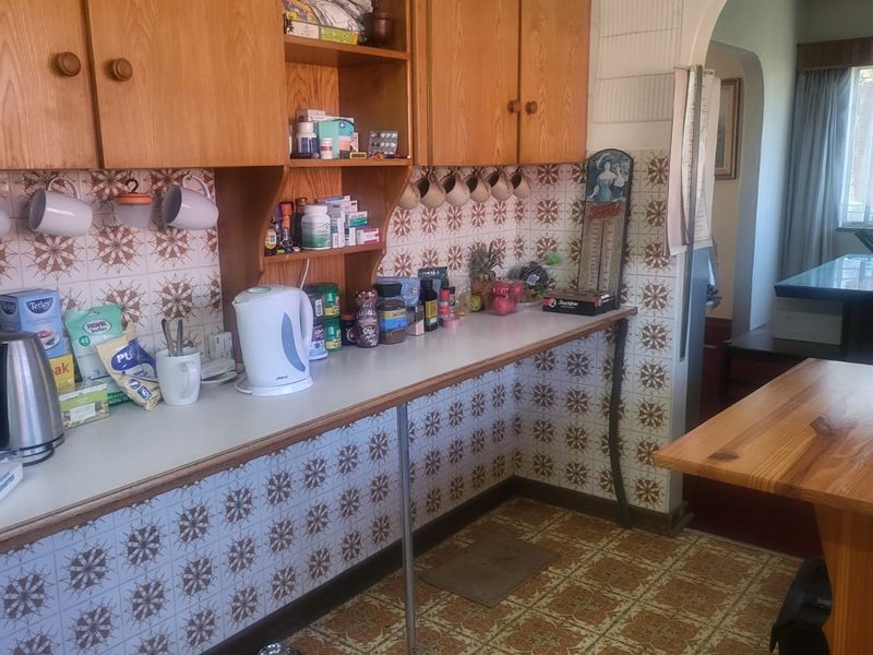 Prime Location, family home. - Photo 9