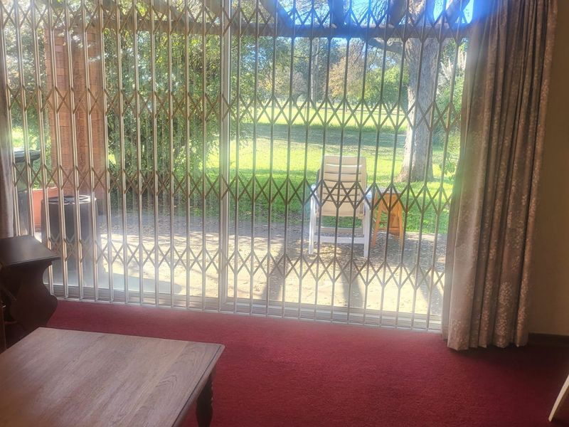 Prime Location, family home. - Photo 3