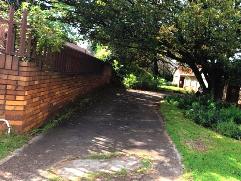 PRIME LOCATION - Photo 1
