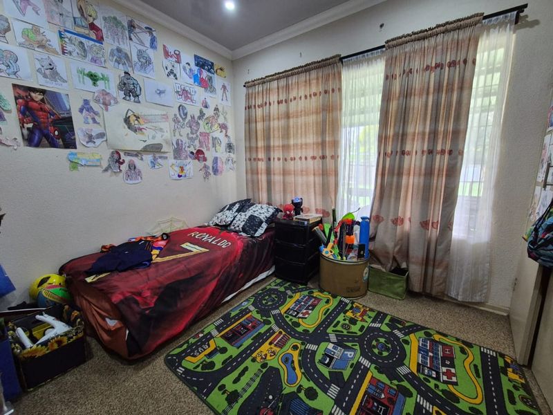 Family Home for Sale in Waldrift, Vereeniging. - Photo 9