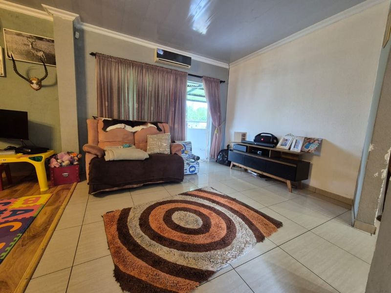 Family Home for Sale in Waldrift, Vereeniging. - Photo 7