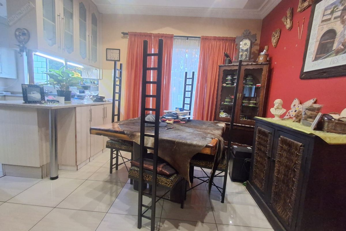 Family Home for Sale in Waldrift, Vereeniging. - Photo 5