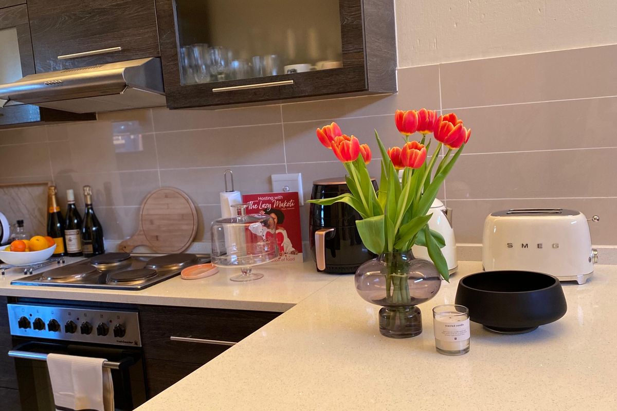 2 Bedroom Apartment - Photo 2