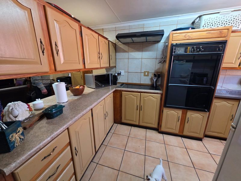 BEAUTIFUL TOWNHOUSE FOR SALE IN VANDERBIJLPARK - Photo 9