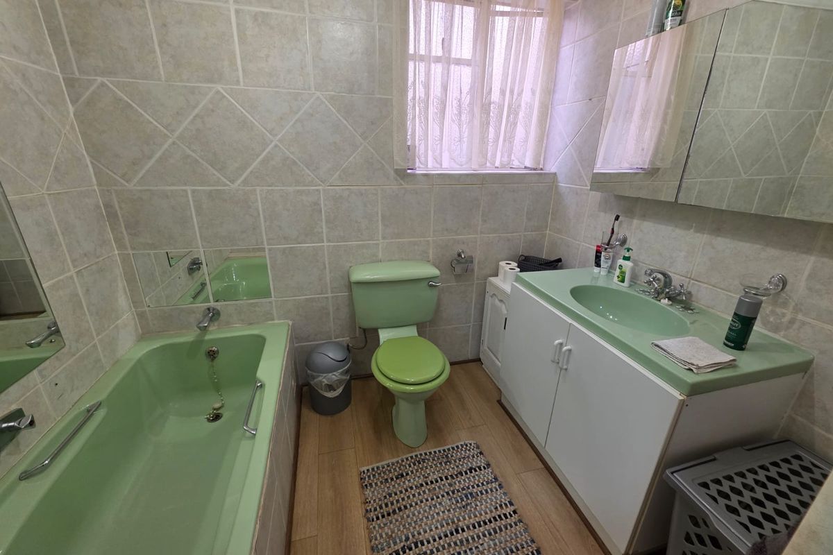 BEAUTIFUL TOWNHOUSE FOR SALE IN VANDERBIJLPARK - Photo 4
