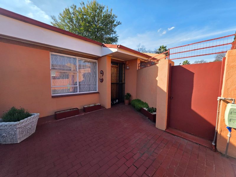 BEAUTIFUL TOWNHOUSE FOR SALE IN VANDERBIJLPARK - Photo 5