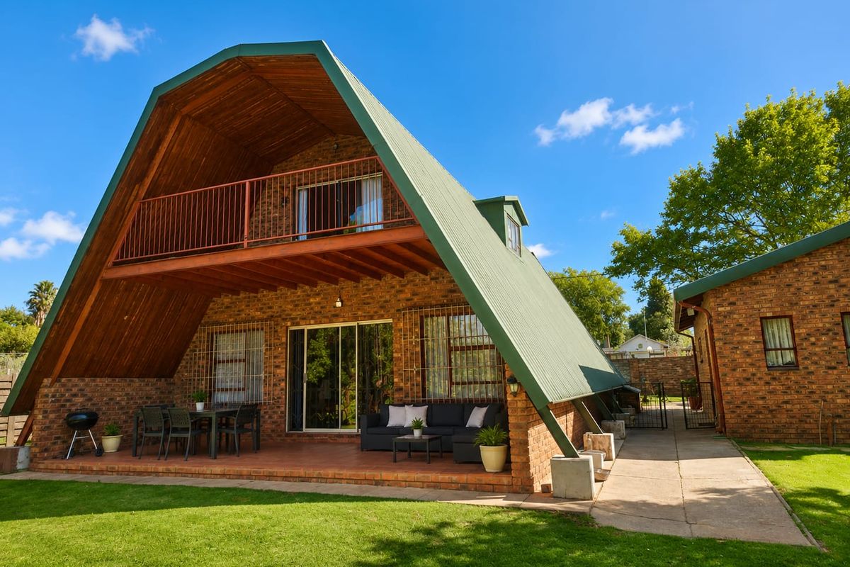 !COZY BREAKAWAY HOME – 800M FROM VAALDAM! - Photo 2