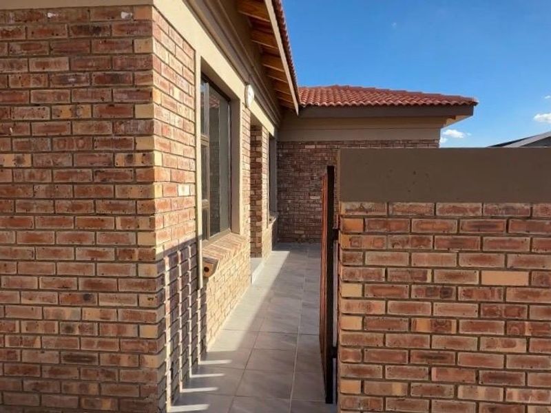 Brand New Townhouse complex in Pioneer Park - Photo 9