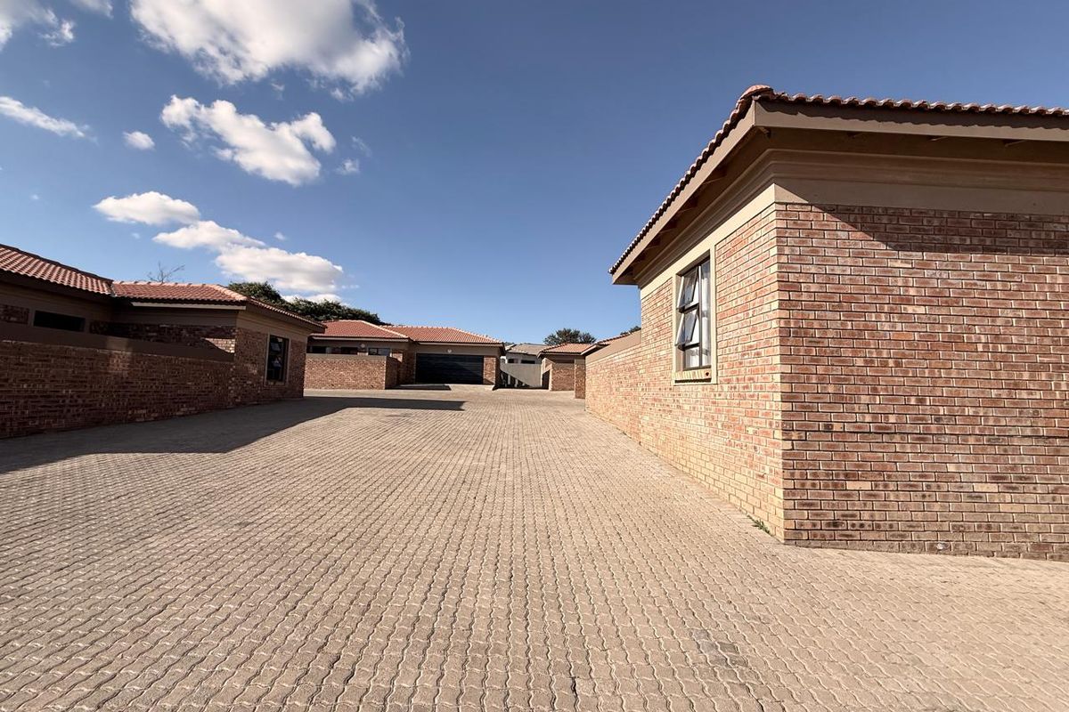 Brand New Townhouse complex in Pioneer Park - Photo 3
