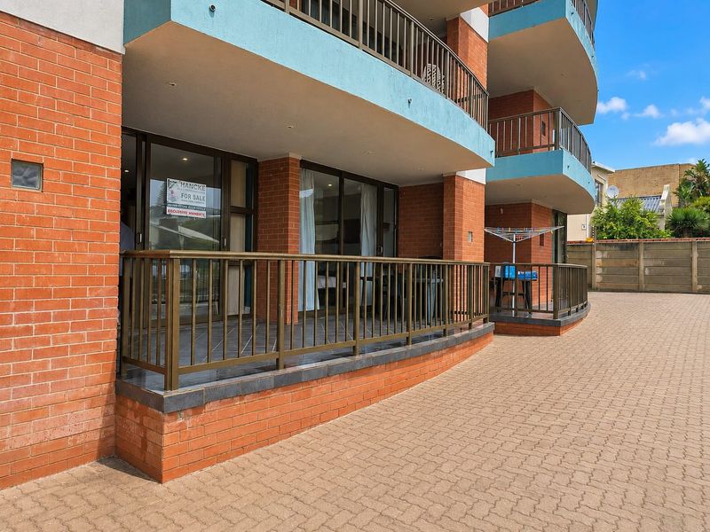 INCOME GENERATOR - JEFFREY BAY APARTMENT - Photo 1