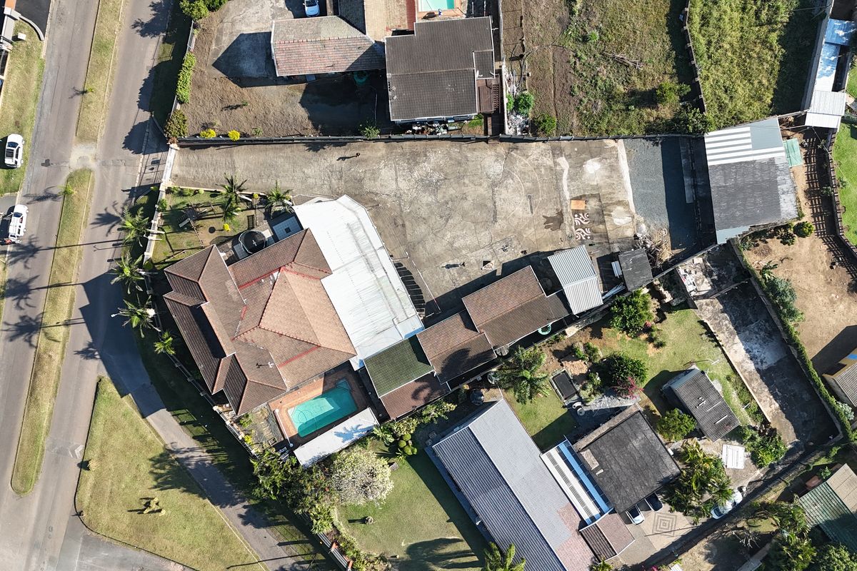Exceptional Family Home with Granny Flat, Borehole & Extensive Parking - Photo 3