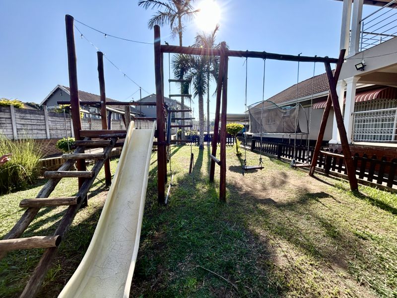Exceptional Family Home with Granny Flat, Borehole & Extensive Parking - Photo 5