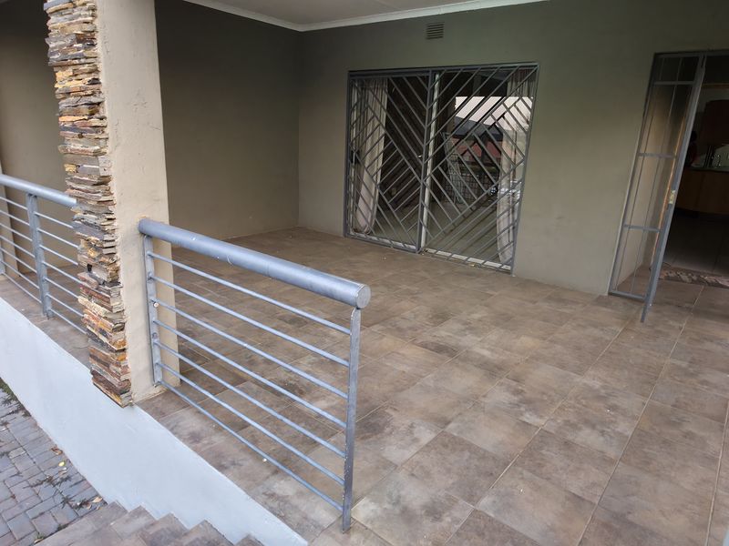 Premier Family Residence with Entertainment  on 1350m2 Stand - Photo 9