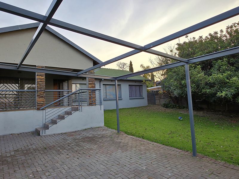 Premier Family Residence with Entertainment  on 1350m2 Stand - Photo 6