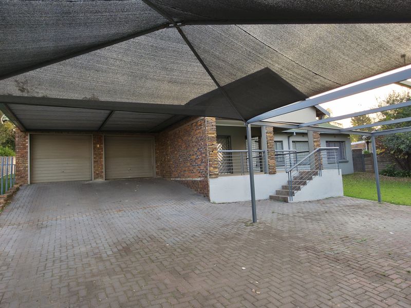 Premier Family Residence with Entertainment  on 1350m2 Stand - Photo 5