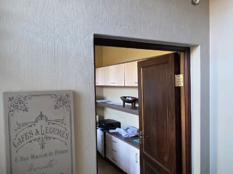 ELEGANT LIVING IN EMFULENI GOLF ESTATE ON A DOUBLE STAND!!! - Photo 7