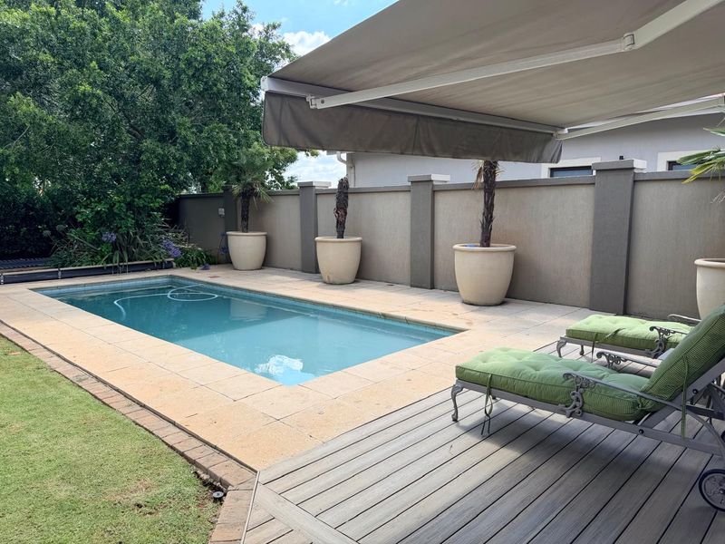 ELEGANT LIVING IN EMFULENI GOLF ESTATE ON A DOUBLE STAND!!! - Photo 2