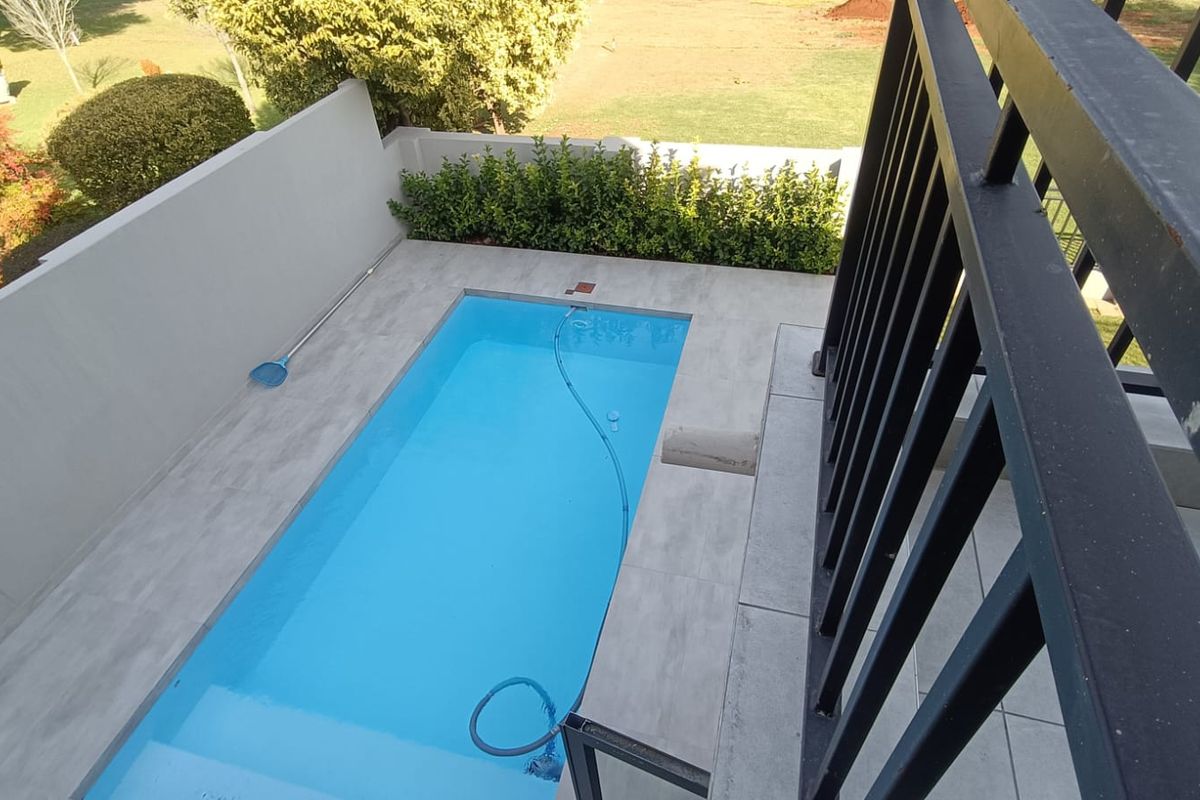 Modern 5 Bedroom Home with Fairway Views in Emfuleni Golf Estate - Photo 2