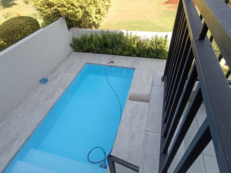 Modern 5 Bedroom Home with Fairway Views in Emfuleni Golf Estate - Photo 2