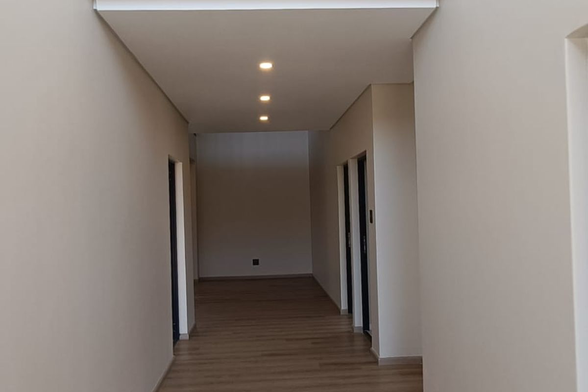 Modern 5 Bedroom Home with Fairway Views in Emfuleni Golf Estate - Photo 5