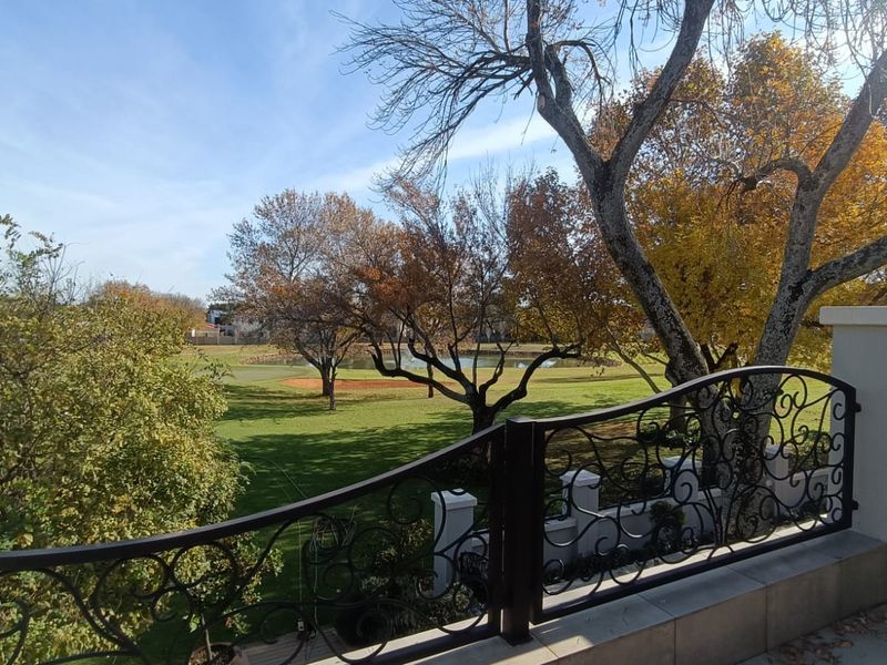 Modern 5 Bedroom Home with Fairway Views in Emfuleni Golf Estate - Photo 4