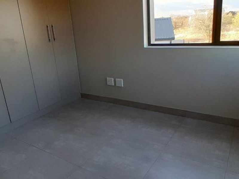 Brand-New 4-Bedroom Luxury Home in La Camargue Wildlife Estate – No Transfer Costs - Photo 9