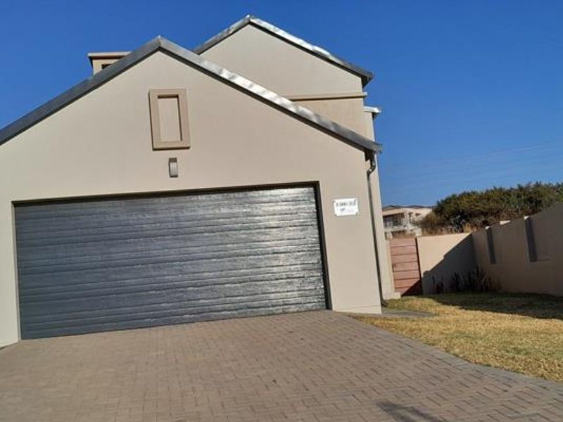 Brand-New 4-Bedroom Luxury Home in La Camargue Wildlife Estate – No Transfer Costs - Photo 3